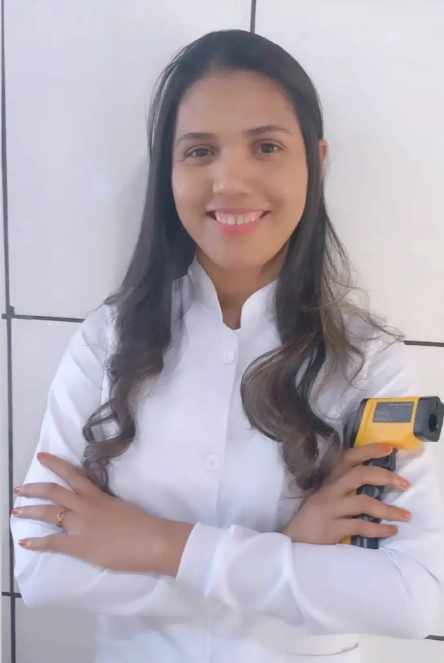 Larissa Diana, médica-veterinária e responsável técnica da Ladig Foods